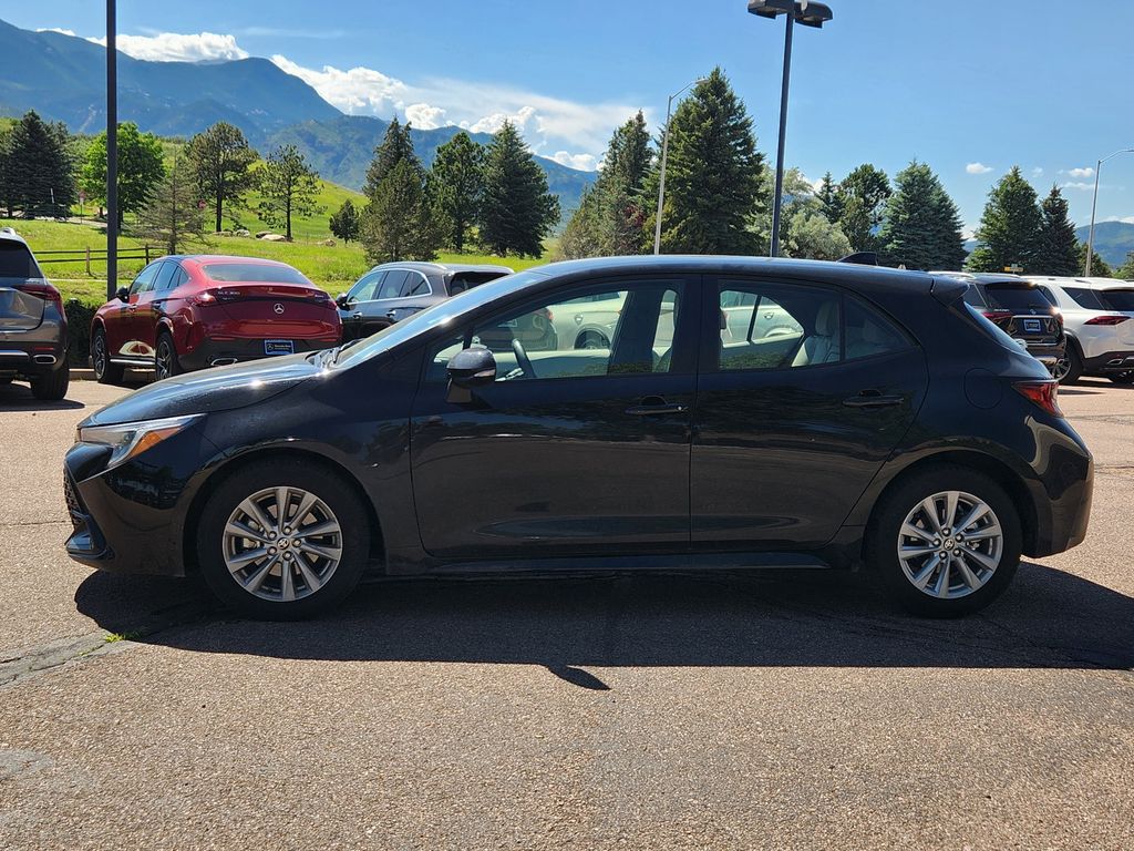 2025 Toyota Corolla SE photo 4