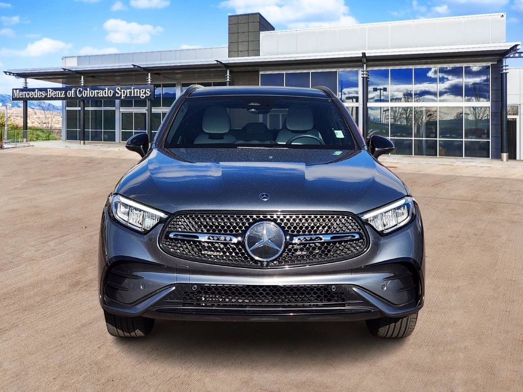 2023 Mercedes Benz GLC 300 4MATIC photo 2
