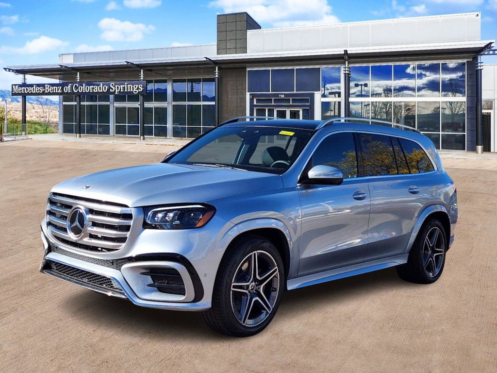 2025 Mercedes Benz GLS 450 4MATIC photo 3