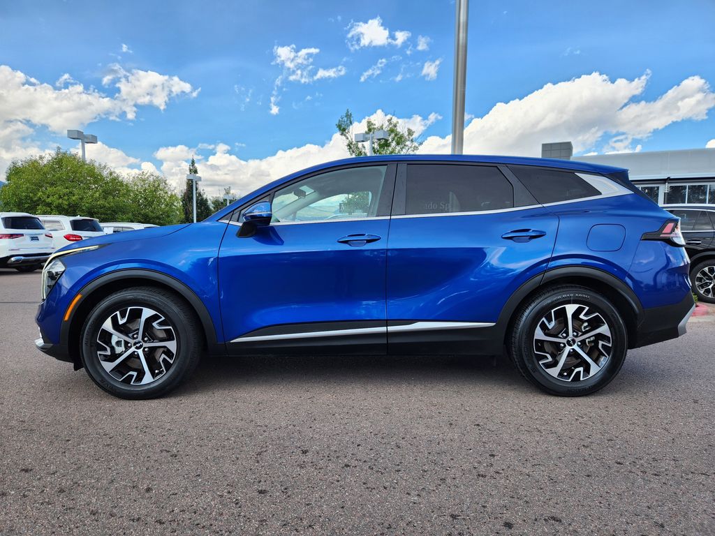 2023 Kia Sportage EX photo 3