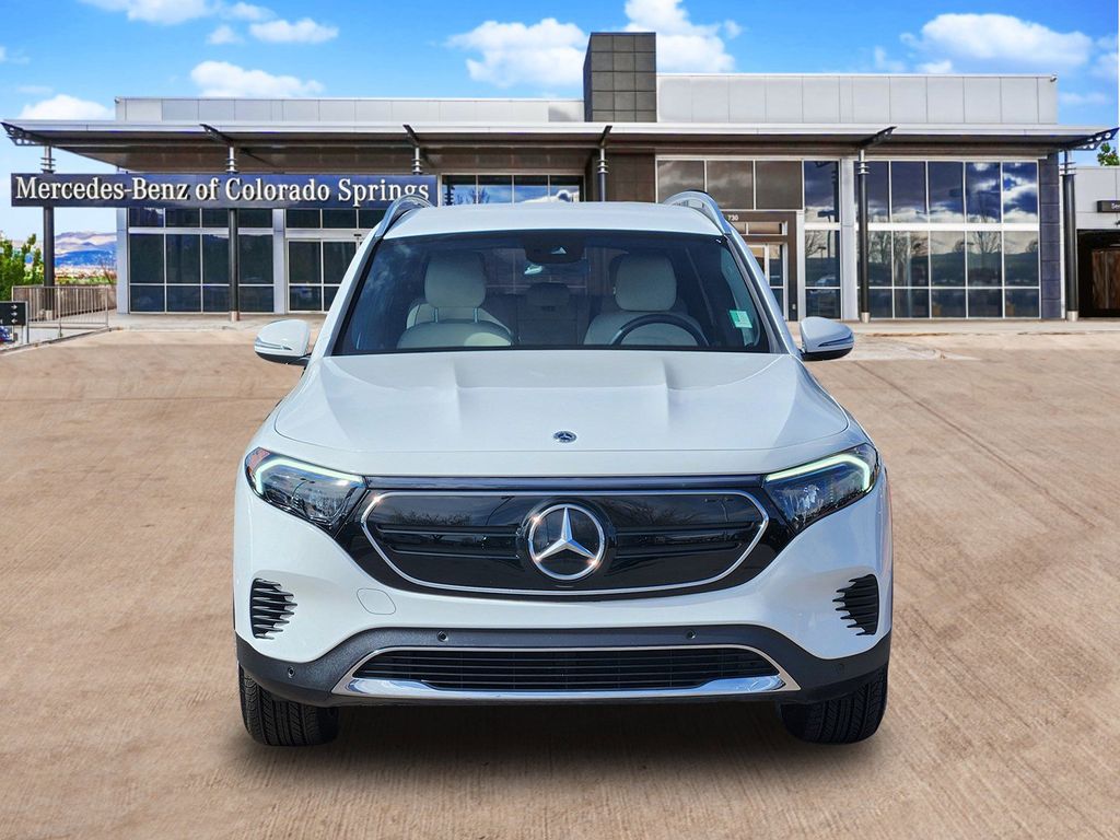 2023 Mercedes Benz EQB 300 4MATIC photo 2