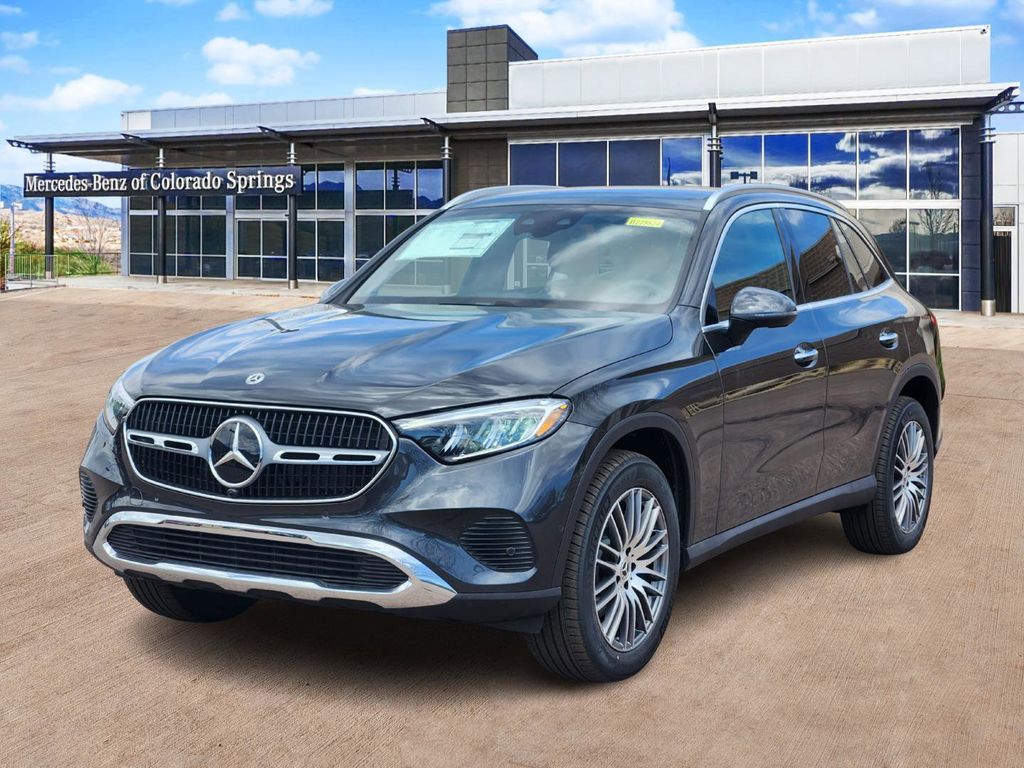 2025 Mercedes Benz GLC 300 4MATIC photo 3