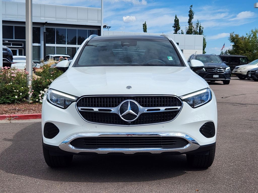 2025 Mercedes Benz GLC 300 4MATIC photo 2