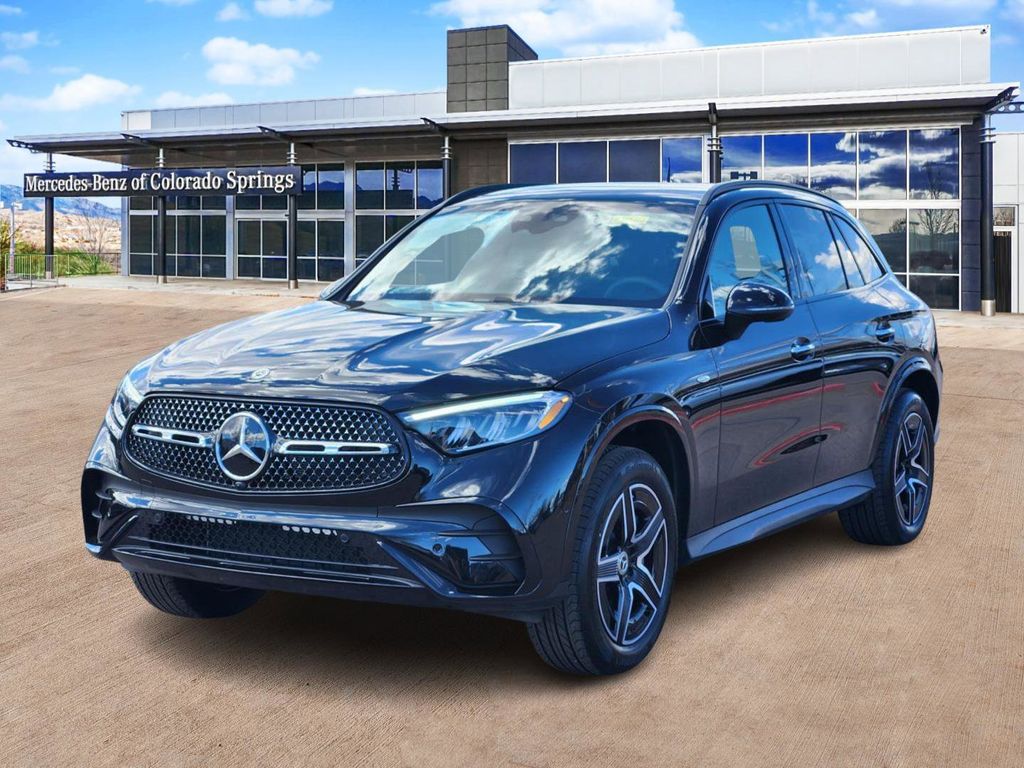 2025 Mercedes Benz GLC 350e 4MATIC photo 3
