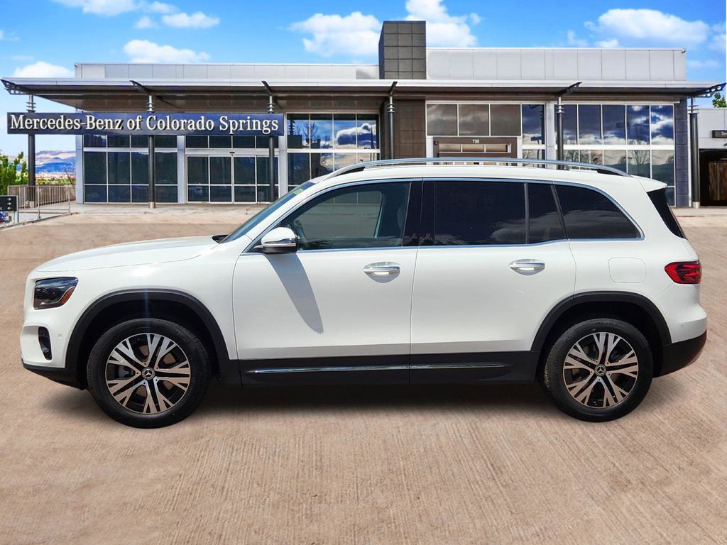 2025 Mercedes Benz GLB 250 4MATIC photo 4