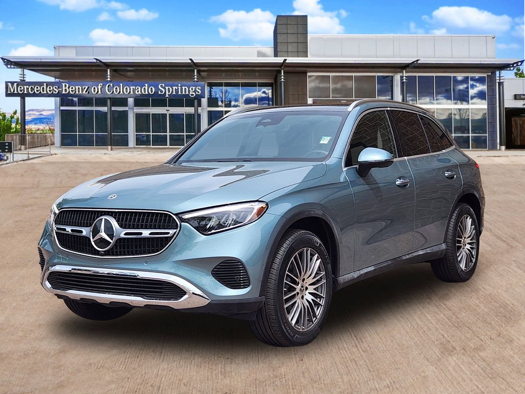 2025 Mercedes Benz GLC 300 4MATIC photo 3