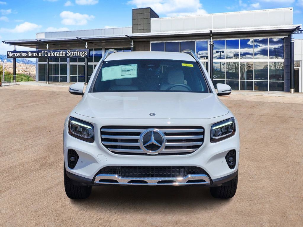 2025 Mercedes Benz GLB 250 4MATIC photo 2