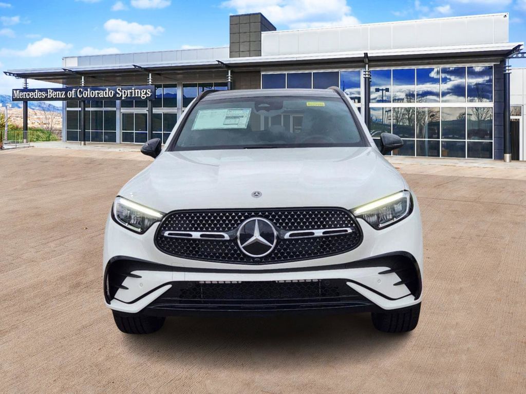 2025 Mercedes Benz GLC 300 4MATIC photo 2