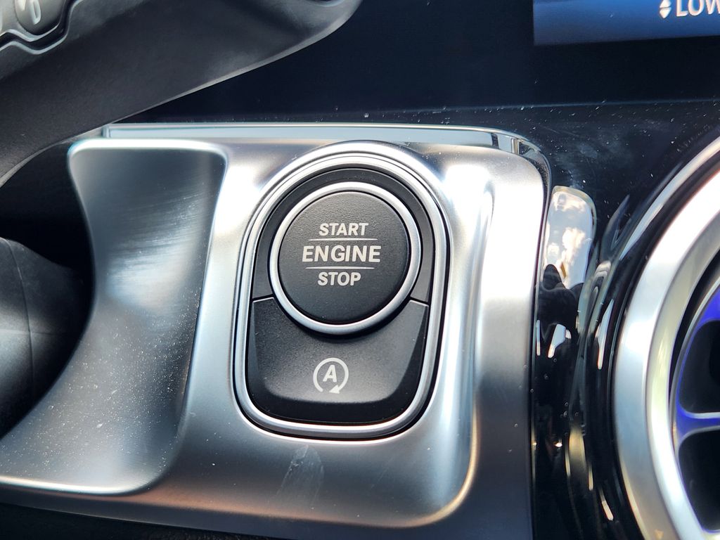 2025 Mercedes-Benz GLB Base - Photo 20