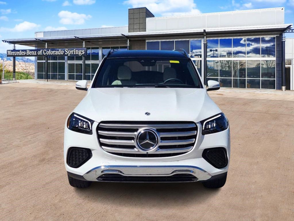 2025 Mercedes Benz GLS 450 4MATIC photo 2