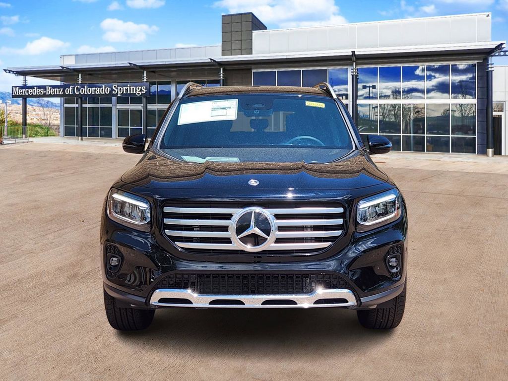 2025 Mercedes Benz GLB 250 4MATIC photo 2