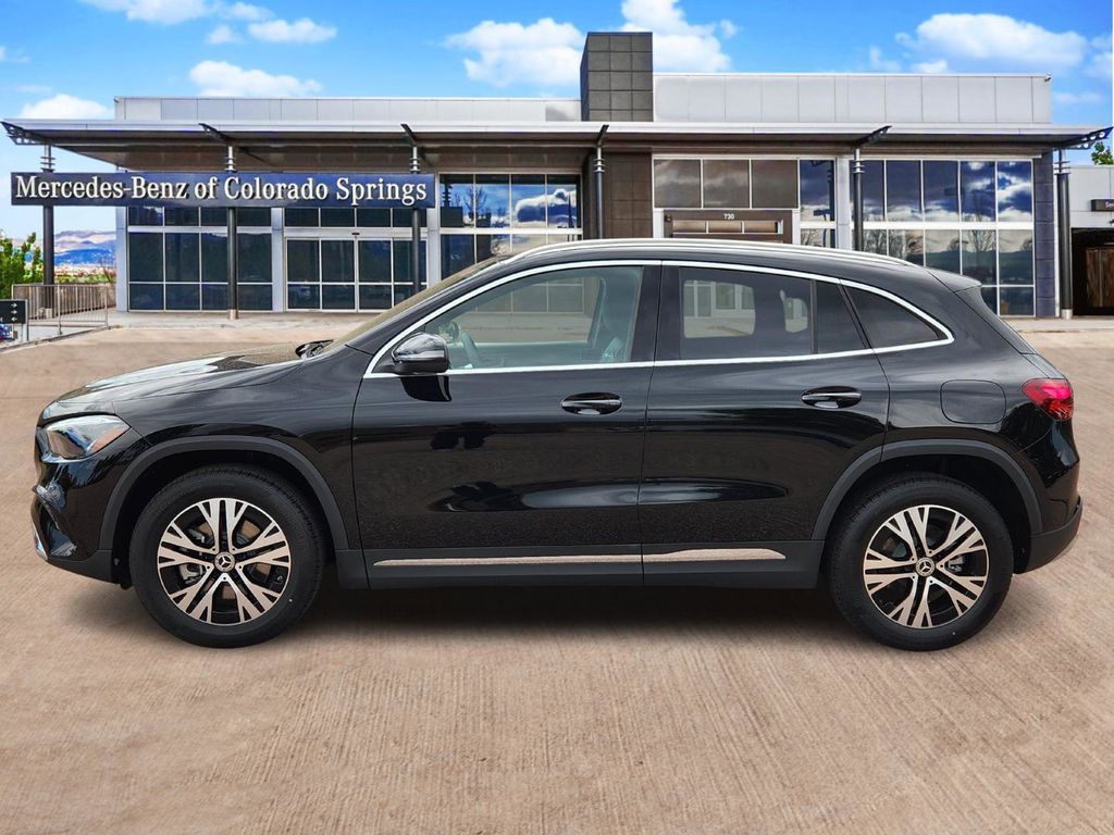 2026 Mercedes Benz GLA 250 4MATIC photo 4