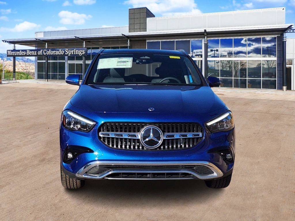 2025 Mercedes Benz GLA 250 4MATIC photo 2