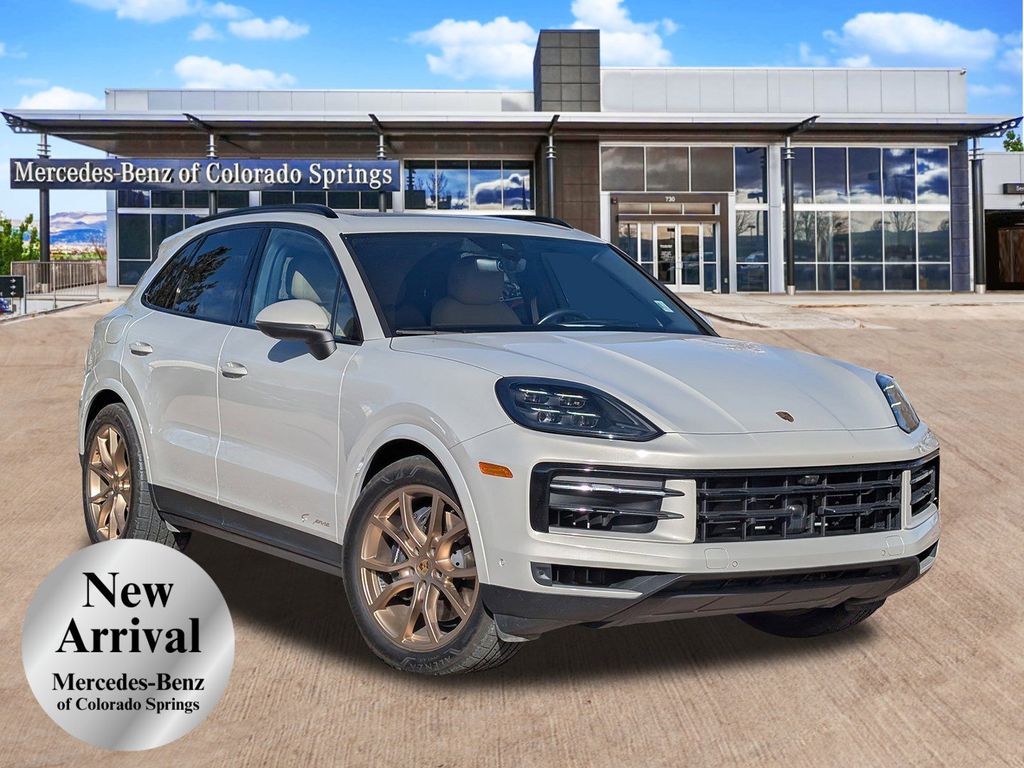 2024 Porsche Cayenne Base's photo