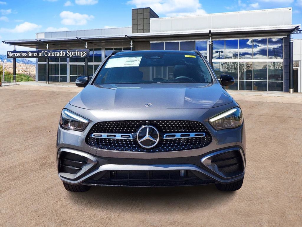 2025 Mercedes Benz GLA 250 4MATIC photo 2