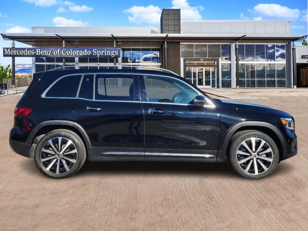 2023 Mercedes Benz GLB 250 4MATIC photo 4