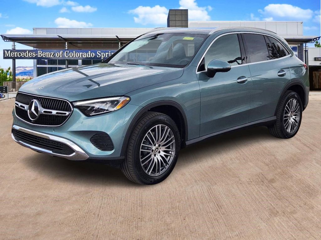 2025 Mercedes Benz GLC 300 4MATIC photo 4