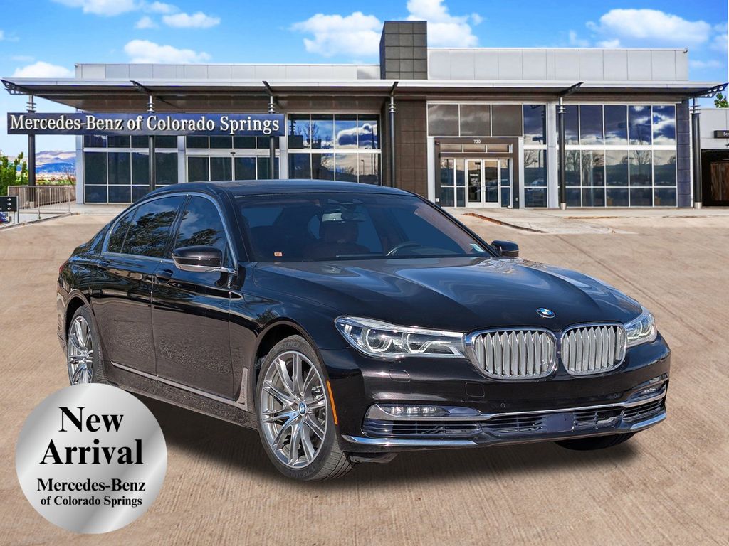 2016 BMW 7 Series 750i's photo