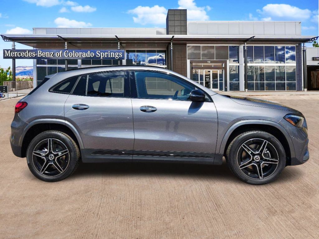 2025 Mercedes Benz GLA 250 4MATIC photo 4