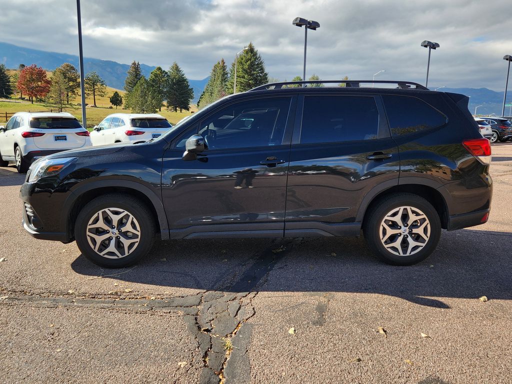 2024 Subaru Forester Premium Base photo 4