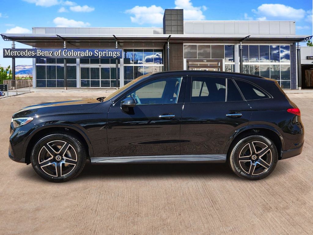 2026 Mercedes Benz GLC 300 4MATIC photo 4