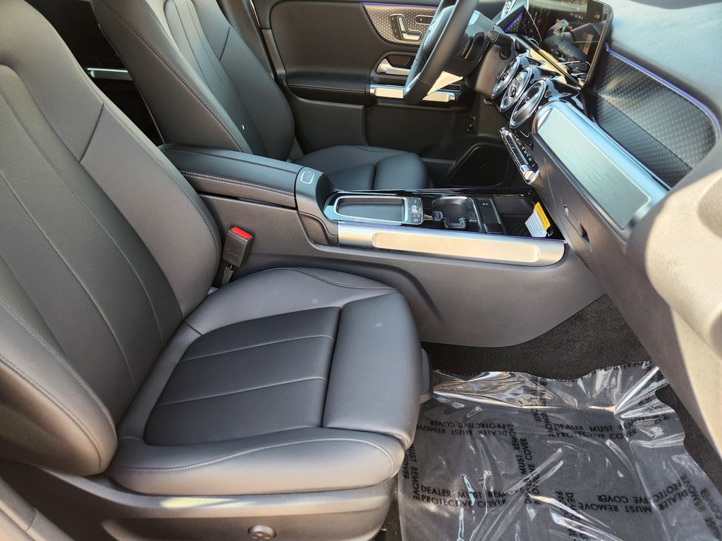 2025 Mercedes-Benz GLB Base - Photo 13