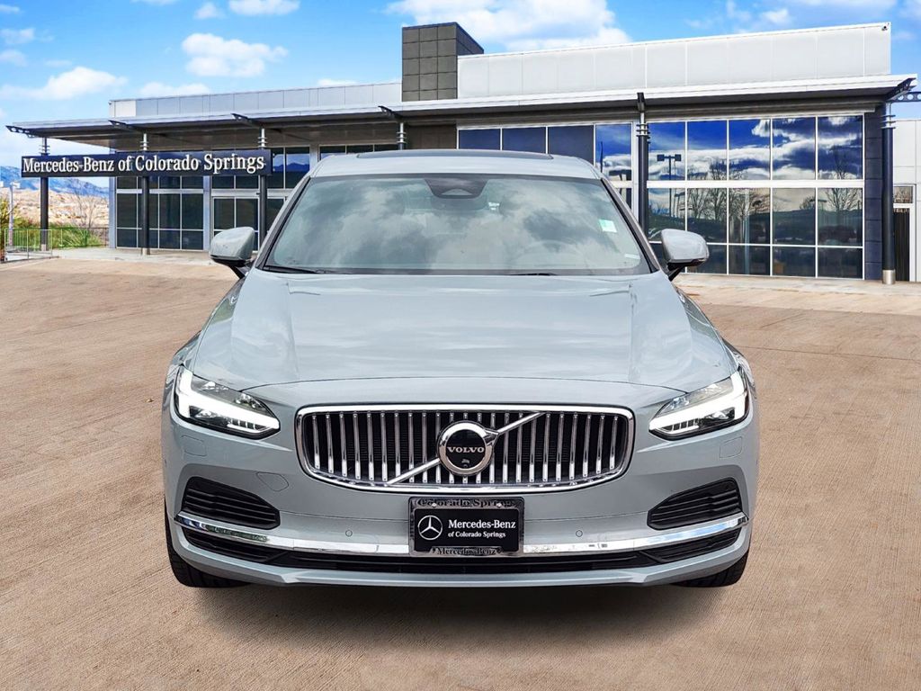 2024 Volvo S90 Recharge T8 Ultimate photo 2
