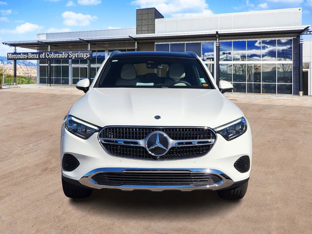 2026 Mercedes Benz GLC 300 4MATIC photo 2