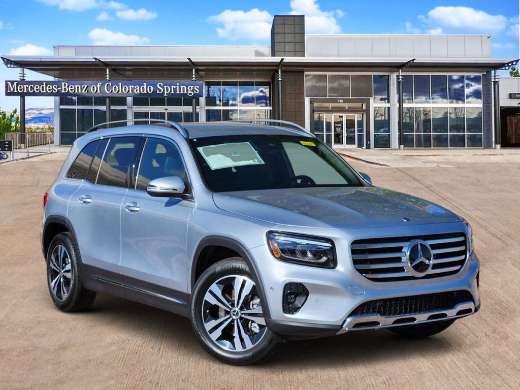 2025 Mercedes-Benz GLB GLB 250 4MATIC's photo