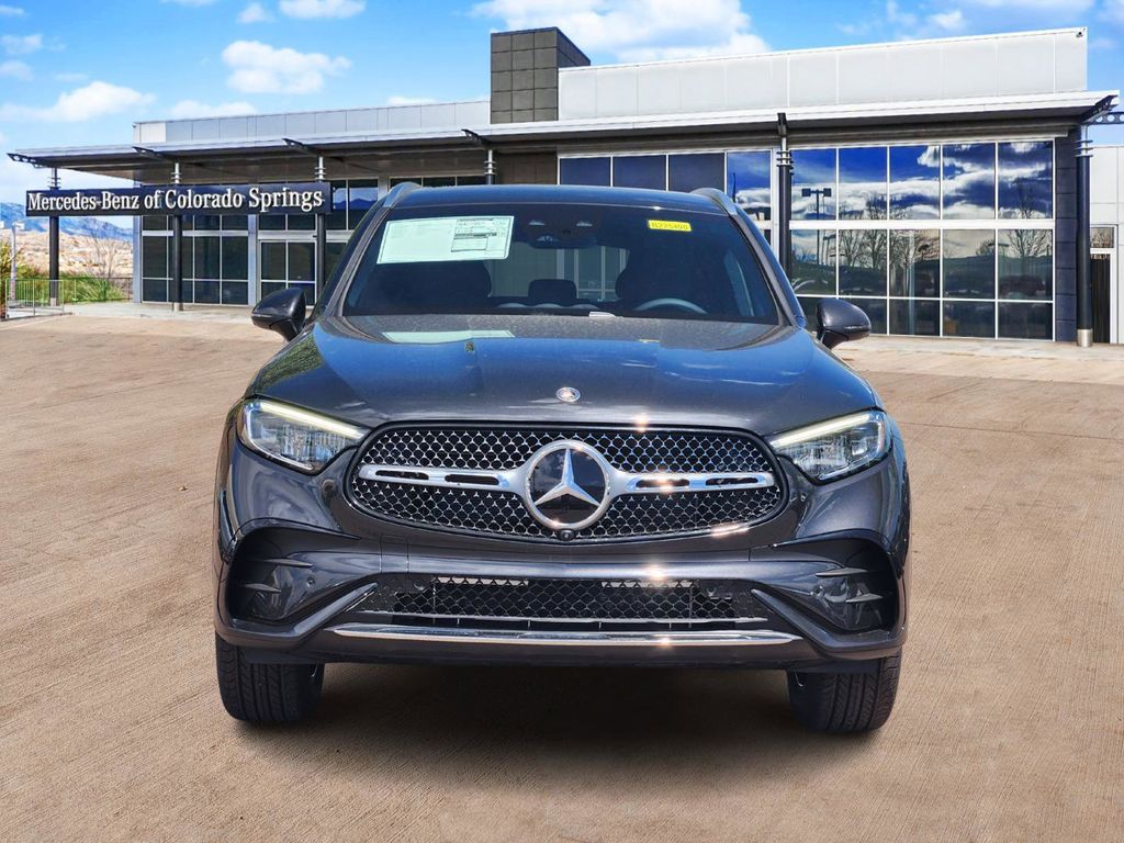2025 Mercedes Benz GLC 350e AMG photo 2
