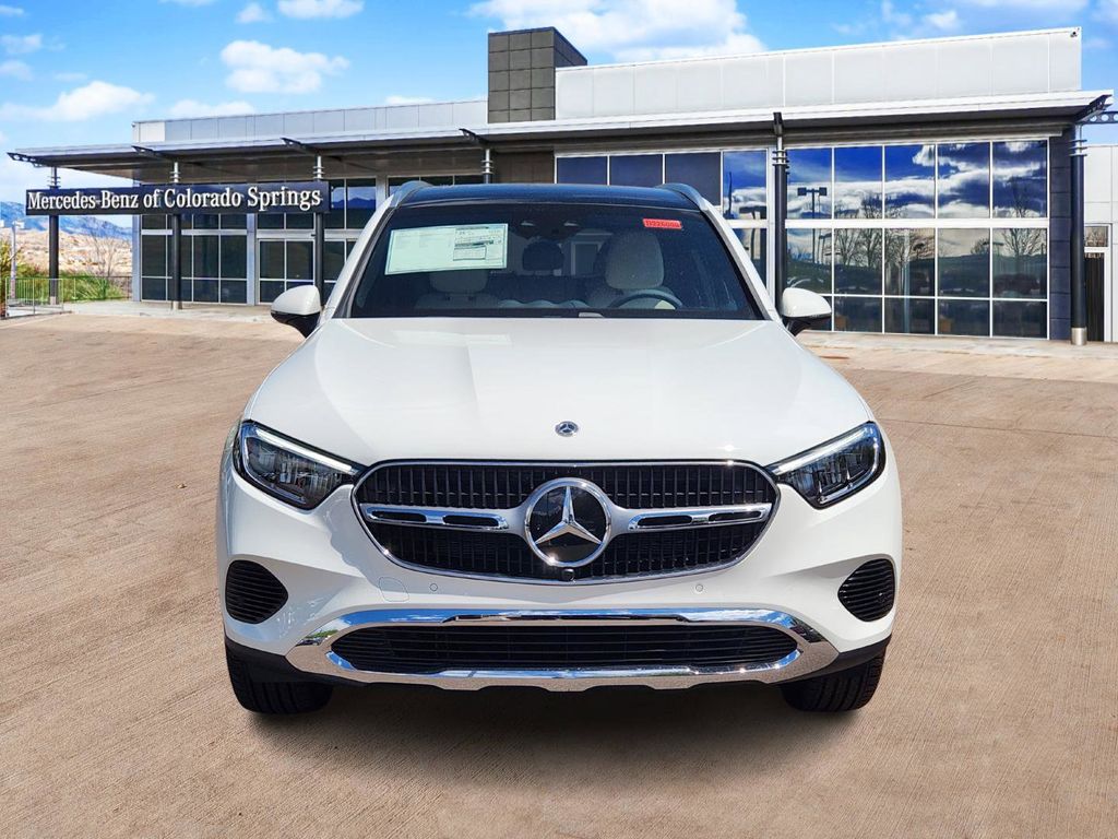 2026 Mercedes Benz GLC 300 4MATIC photo 2
