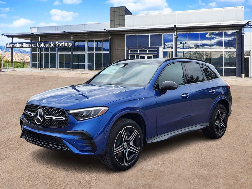 2025 Mercedes Benz GLC 300 4MATIC photo 3