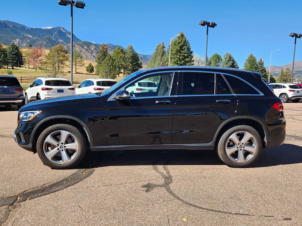 2022 Mercedes Benz GLC 300 4MATIC photo 2