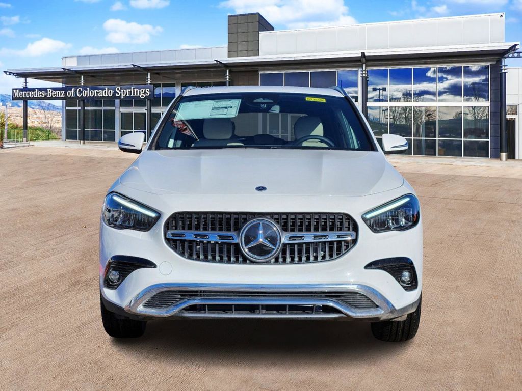 2025 Mercedes Benz GLA 250 4MATIC photo 2