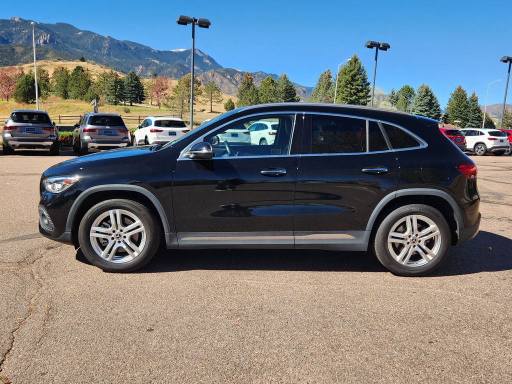 2023 Mercedes Benz GLA 250 4MATIC photo 4