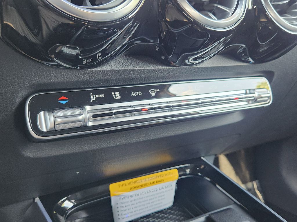 2025 Mercedes-Benz GLB Base - Photo 17