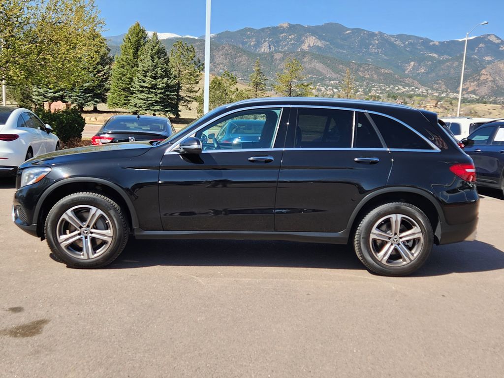 2019 Mercedes Benz GLC 300 4MATIC photo 4
