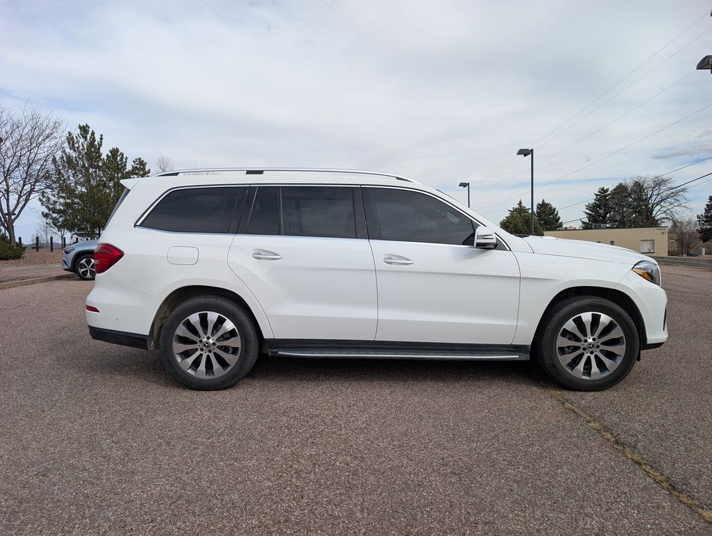 2019 Mercedes Benz GLS 450 4MATIC photo 4