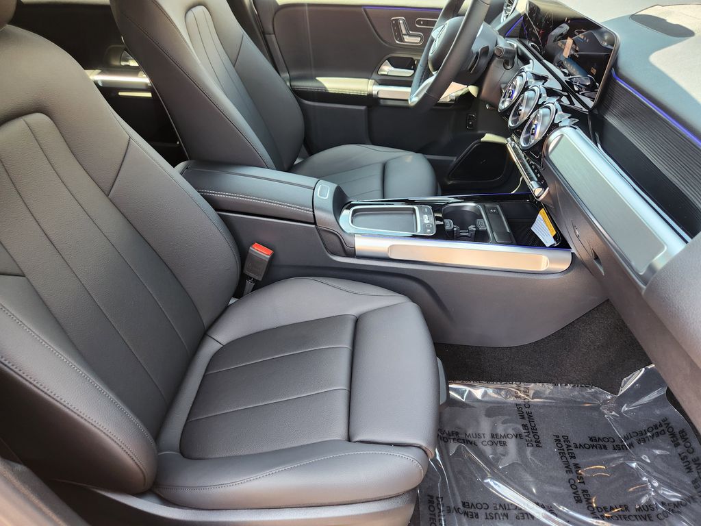 2025 Mercedes-Benz GLB Base - Photo 13