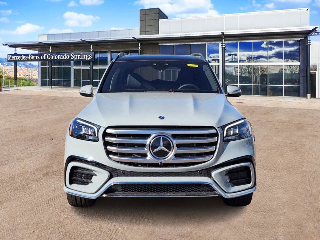 2025 Mercedes Benz GLS 450 4MATIC photo 2