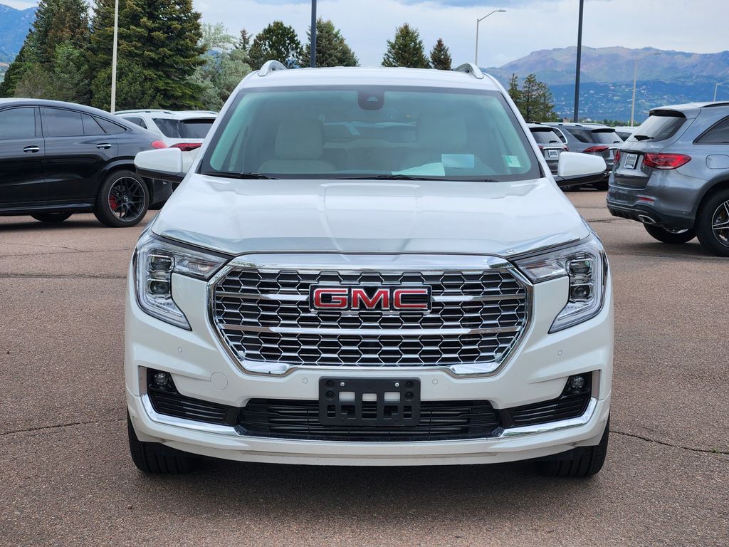 2024 Gmc Terrain Denali photo 2