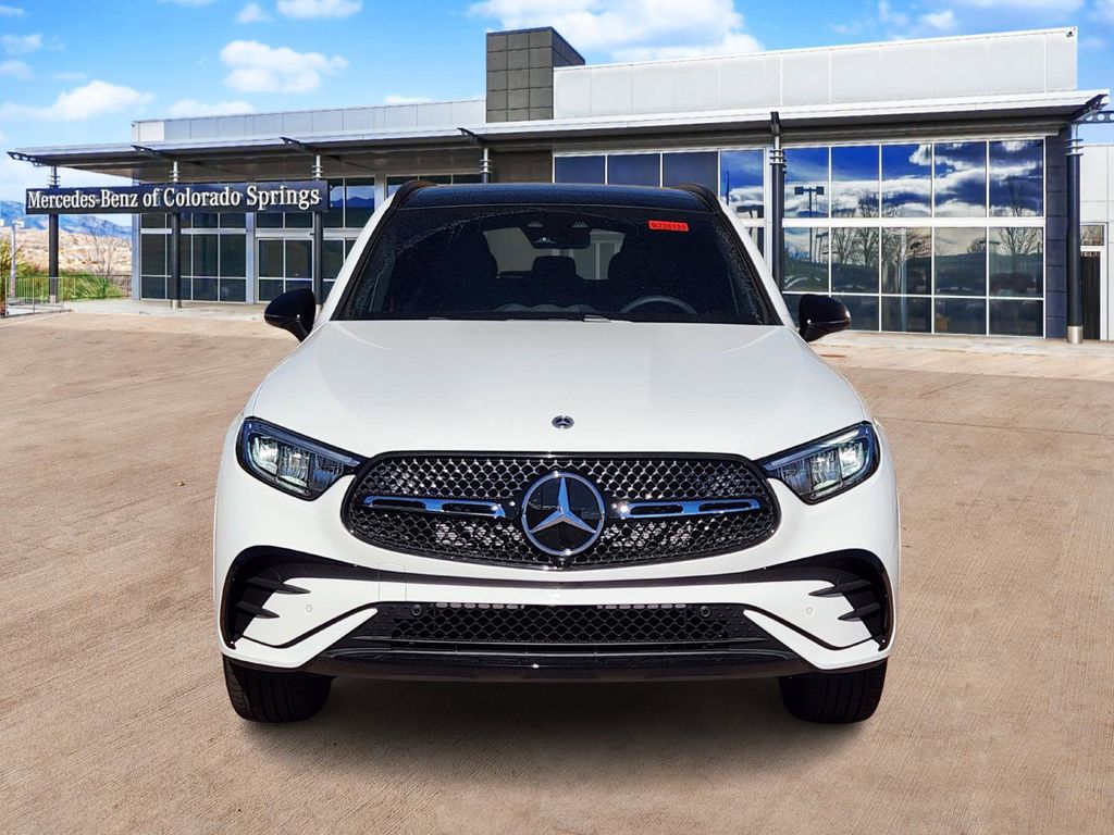 2026 Mercedes Benz GLC 300 4MATIC photo 2