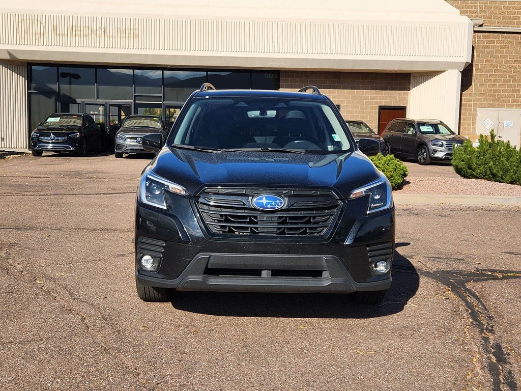 2024 Subaru Forester Premium Base photo 2