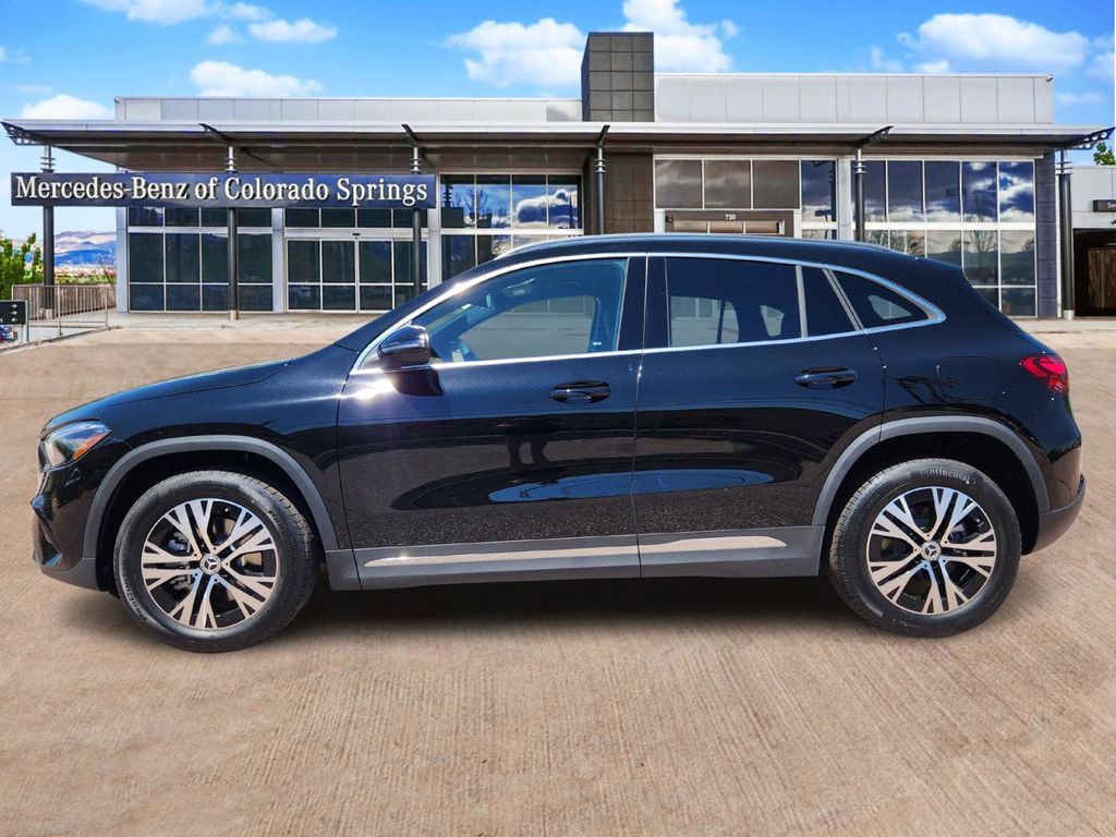 2026 Mercedes Benz GLA 250 4MATIC photo 4