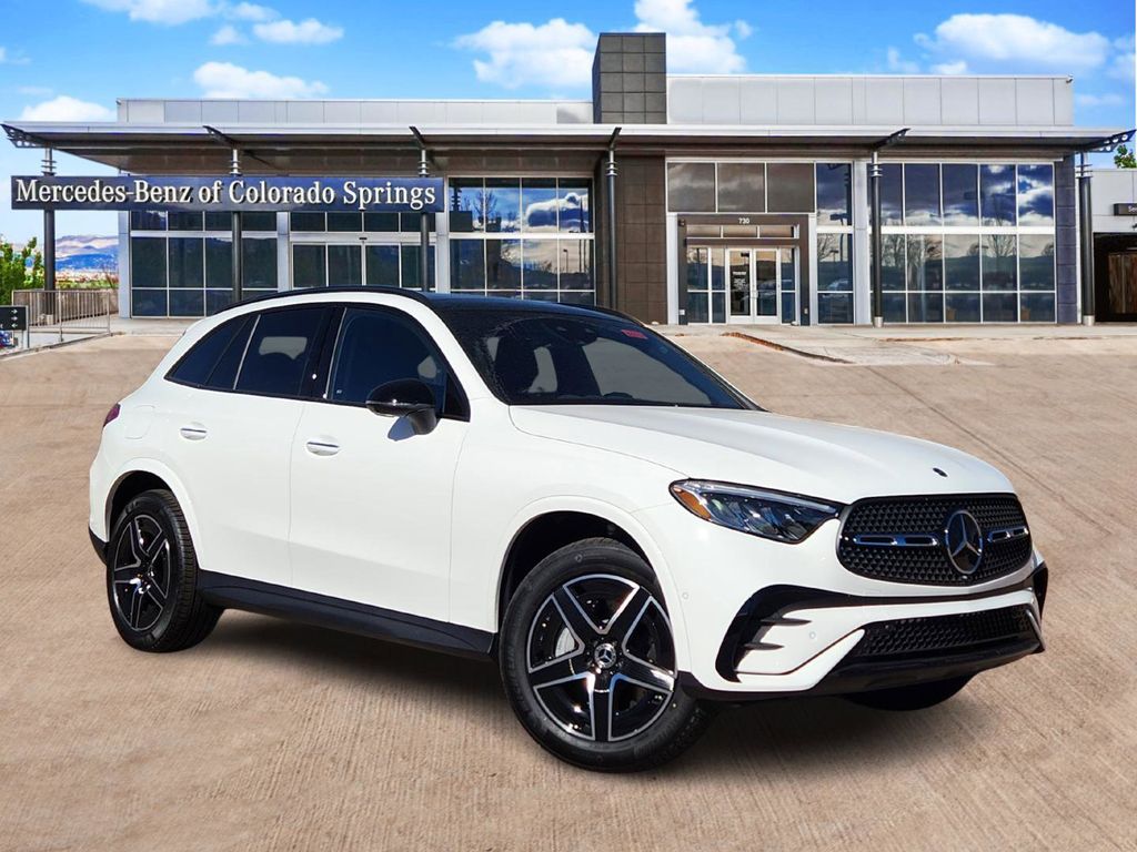 2026 Mercedes-Benz GLC Base's photo