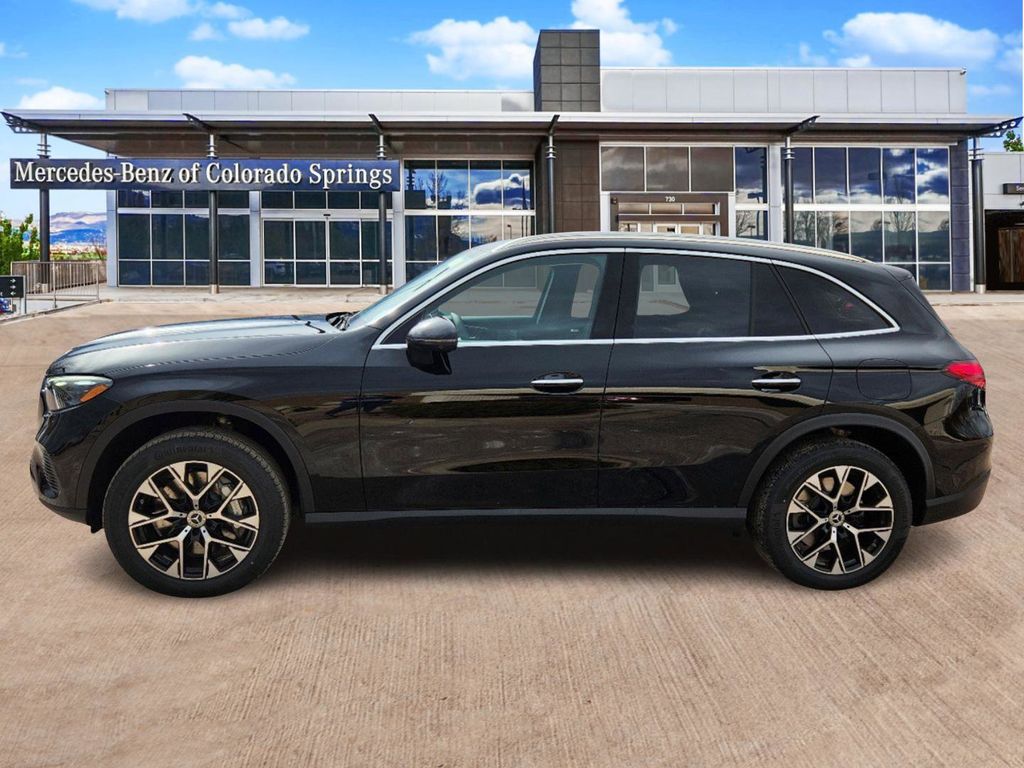 2025 Mercedes Benz GLC 350e 4MATIC photo 4