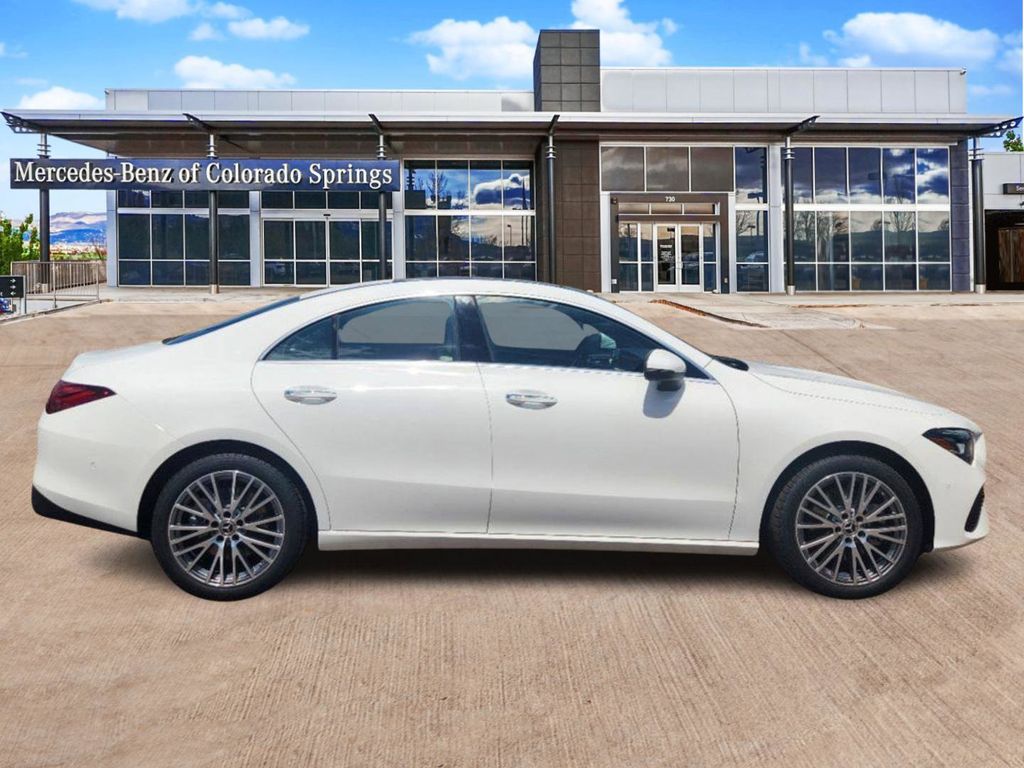 2025 Mercedes Benz CLA 250 4MATIC photo 4