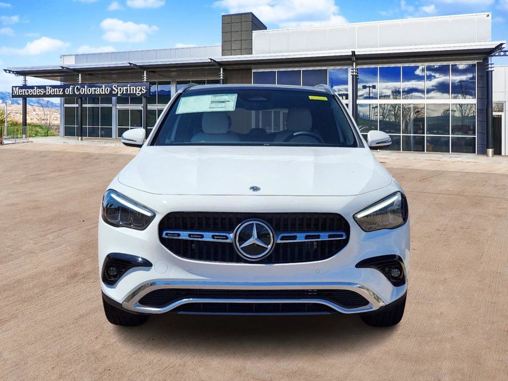 2025 Mercedes Benz GLA 250 4MATIC photo 2