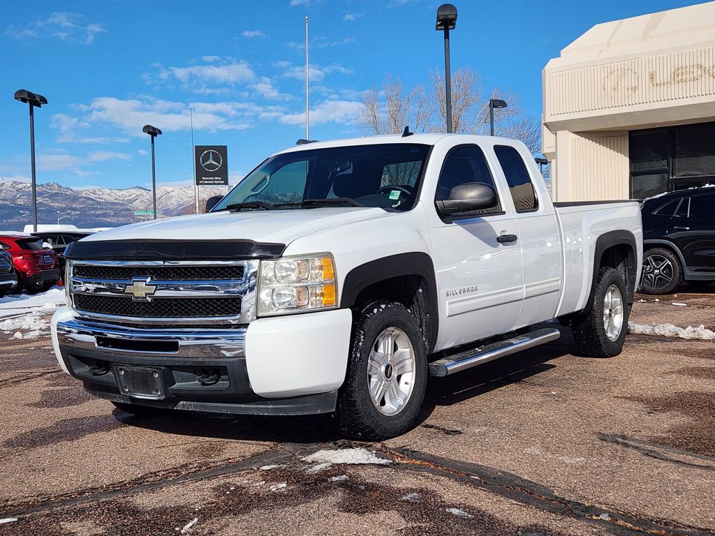 2010 Chevrolet Silverado 1500 LT photo 3