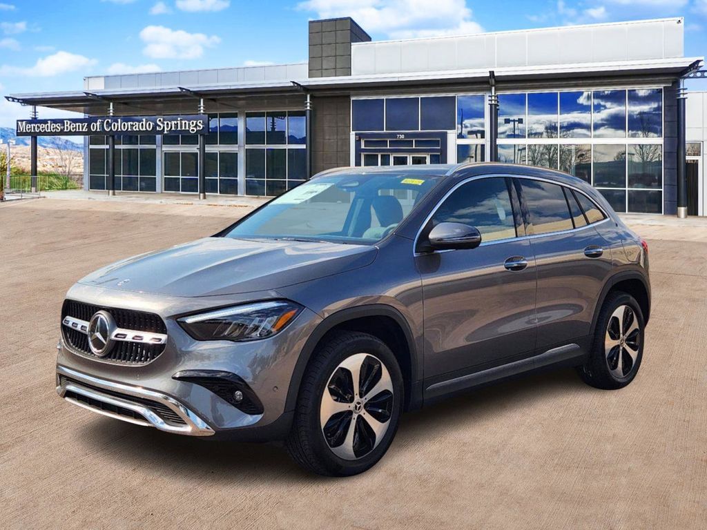 2025 Mercedes Benz GLA 250 4MATIC photo 3